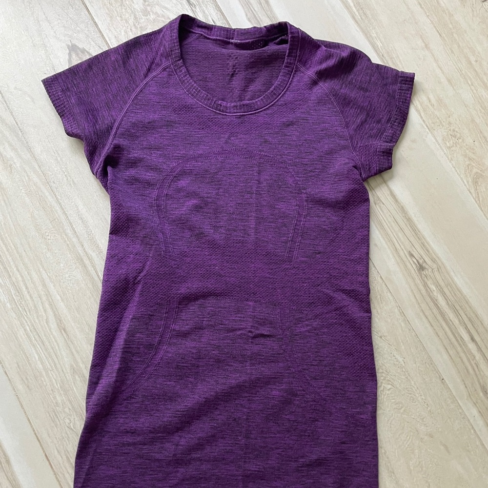Lululemon Swiftly T. Size 4